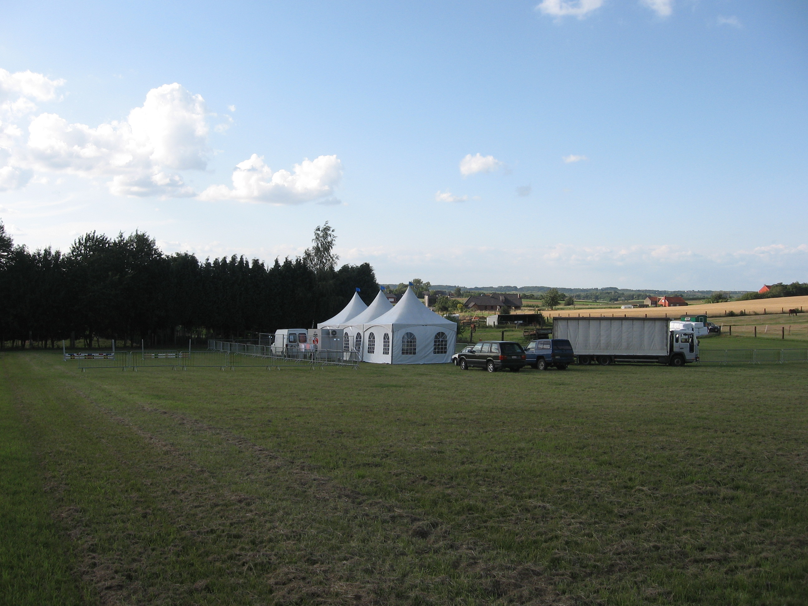 Foto's terrein en opbouw 19 juli